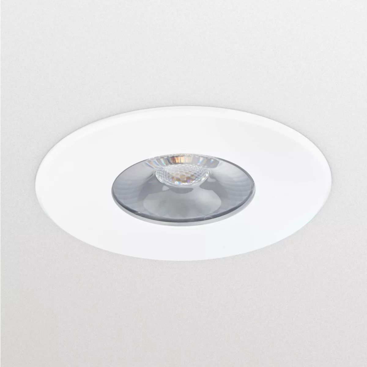 Philips LED-Leuchte RS150B Frontansicht für helle Beleuchtung